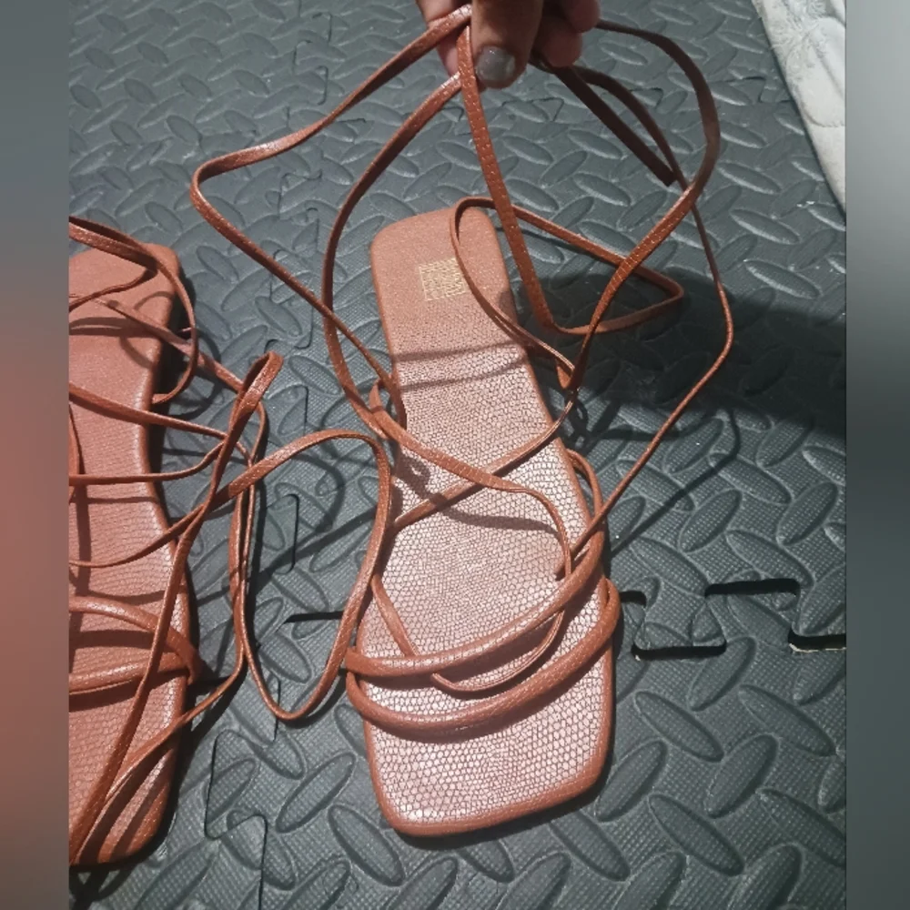 Women Brown Lace Up Flat Sandals - Picture 4 of 11